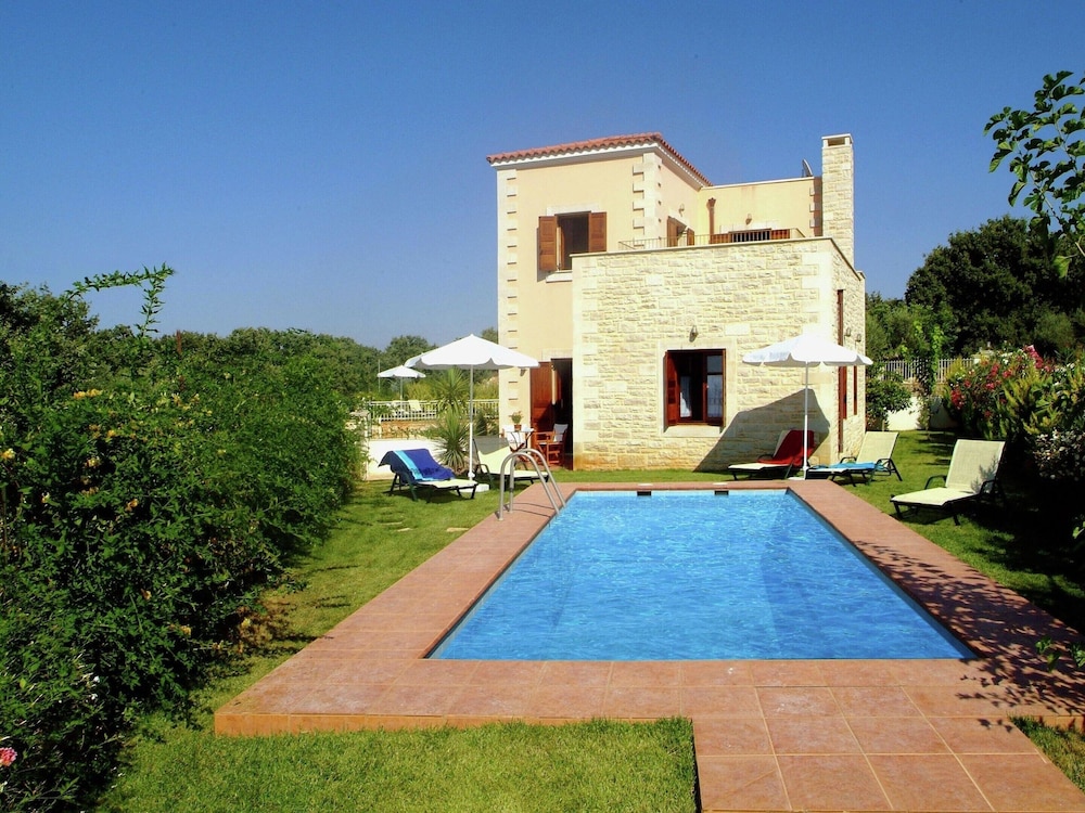Villa in Prines With White Mountains View