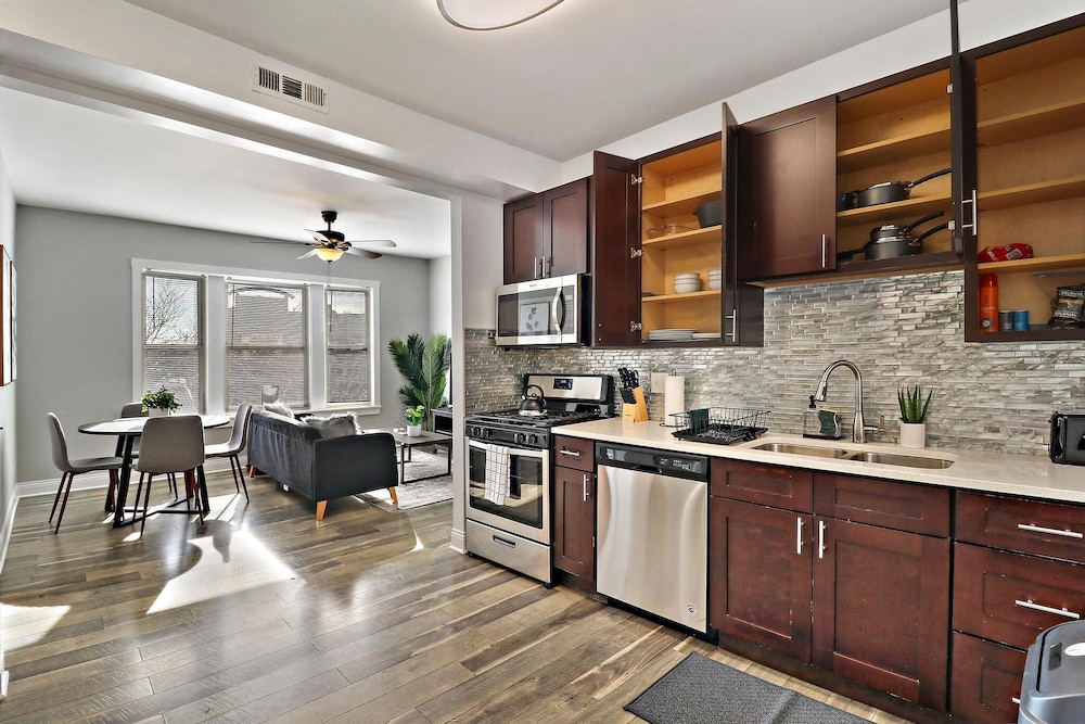3BR Furnished Stay - Belle Plaine 2W
