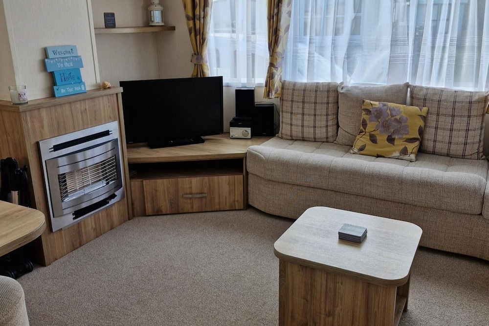 3-bed Caravan, Sleeps 8 With Pool