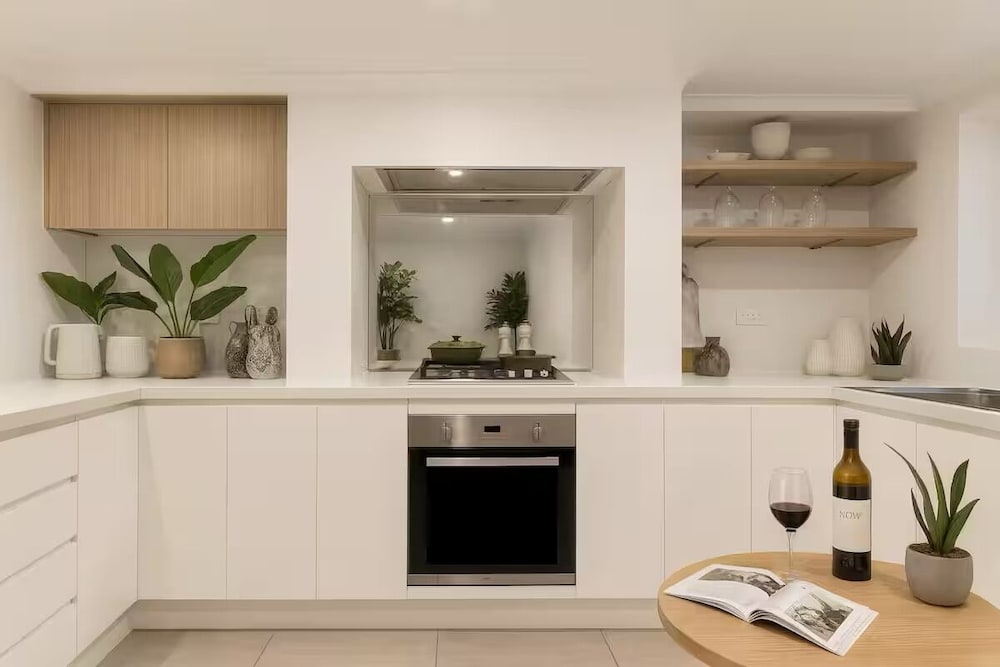 Stylish 4BR City Retreat
