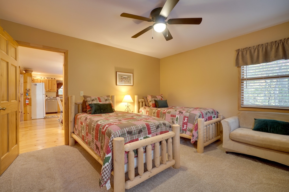 Picturesque Clayton Cabin w/ Mountain Views!
