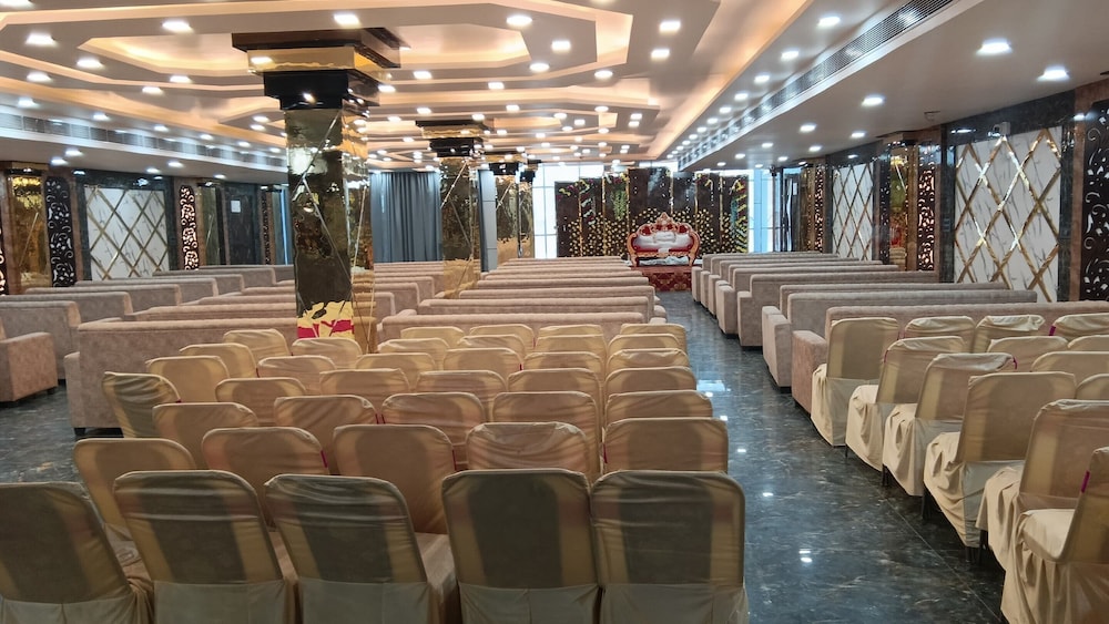 VRINDA HERITAGE HOTEL & BANQUET HALL