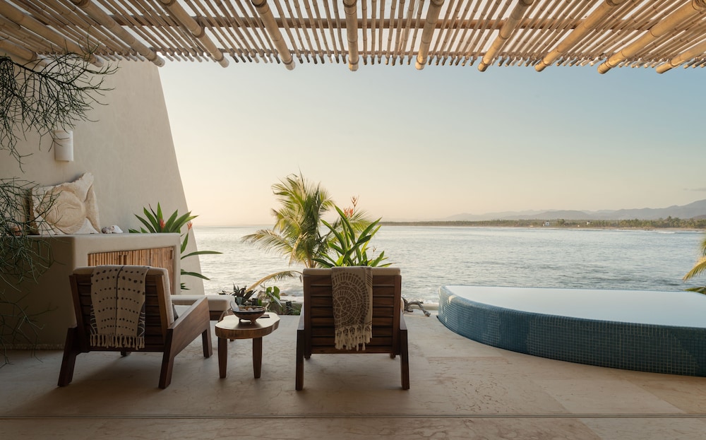 Punta Majahua Condos