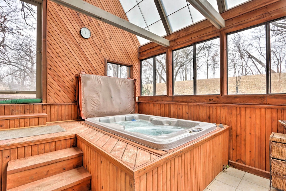 Spacious Home w/ Pond 13 Mi to Columbia! - Property Image 12