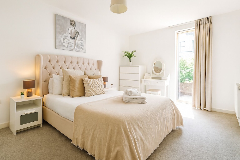 Modern 2-Bed flat in Mill hill Park