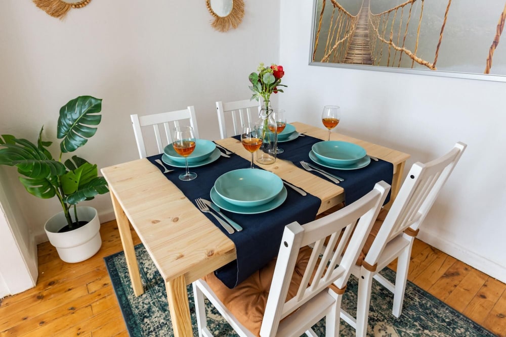 Colorful Flat With Excellent Location Near Trendy Attractions in Kadikoy