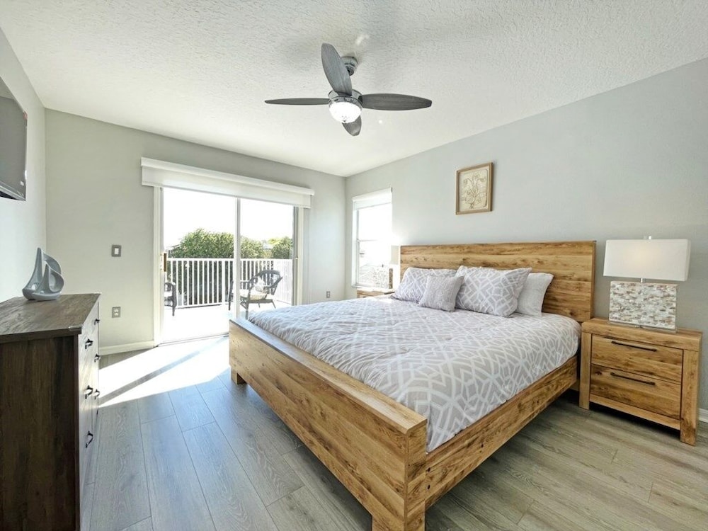 Paradise Point 4 Bedroom Home by RedAwning view 5