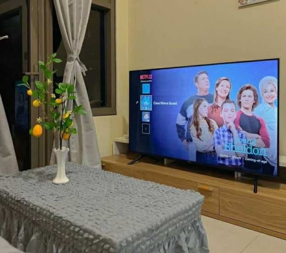Cozy Pasay Condo with Pool Access