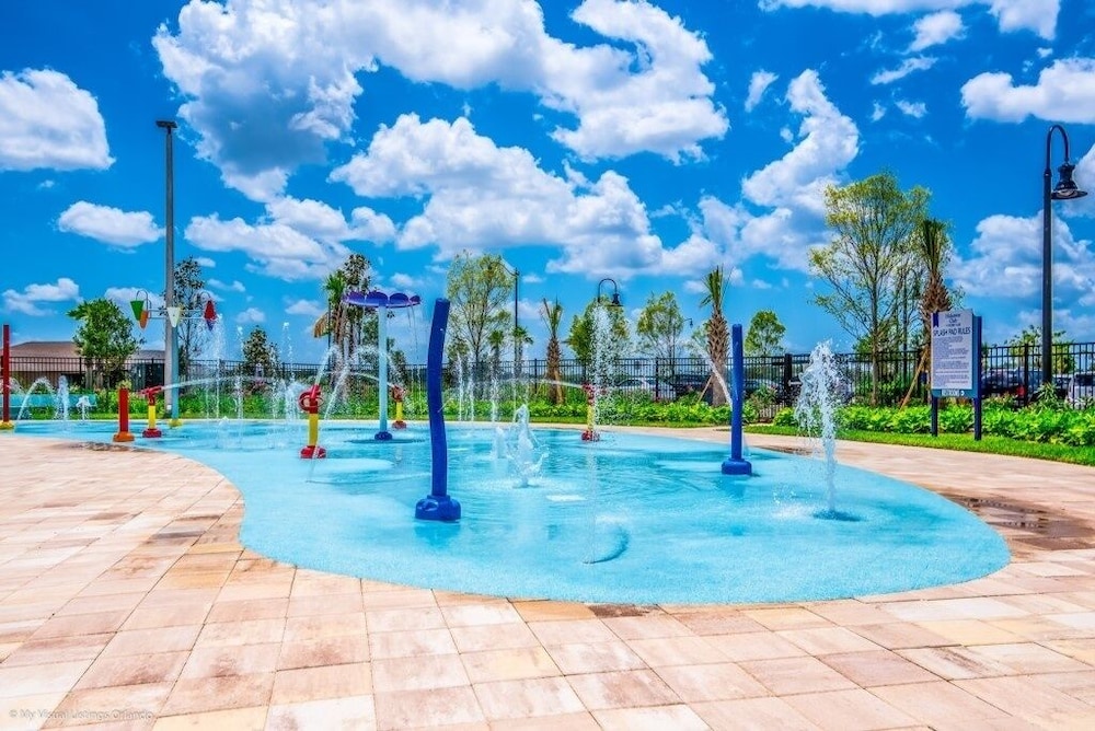 4629target 9 Br With Games Room 9 Bedroom Home by RedAwning view 5