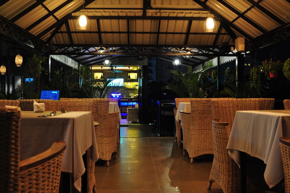 Feliz Hostel Cafe & Bar