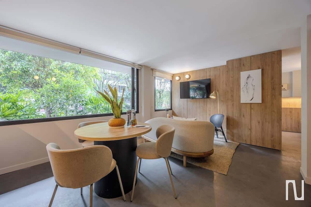 NOK Cozy 2BR With Terrace in Zona Rosa
