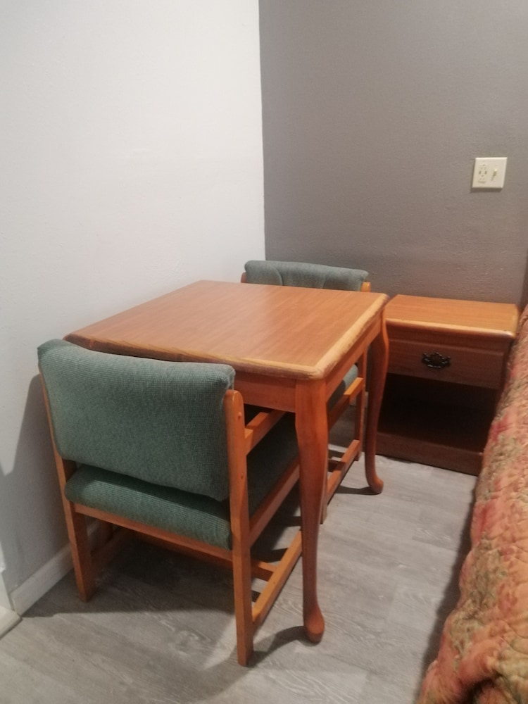 Royal Inn & Suite