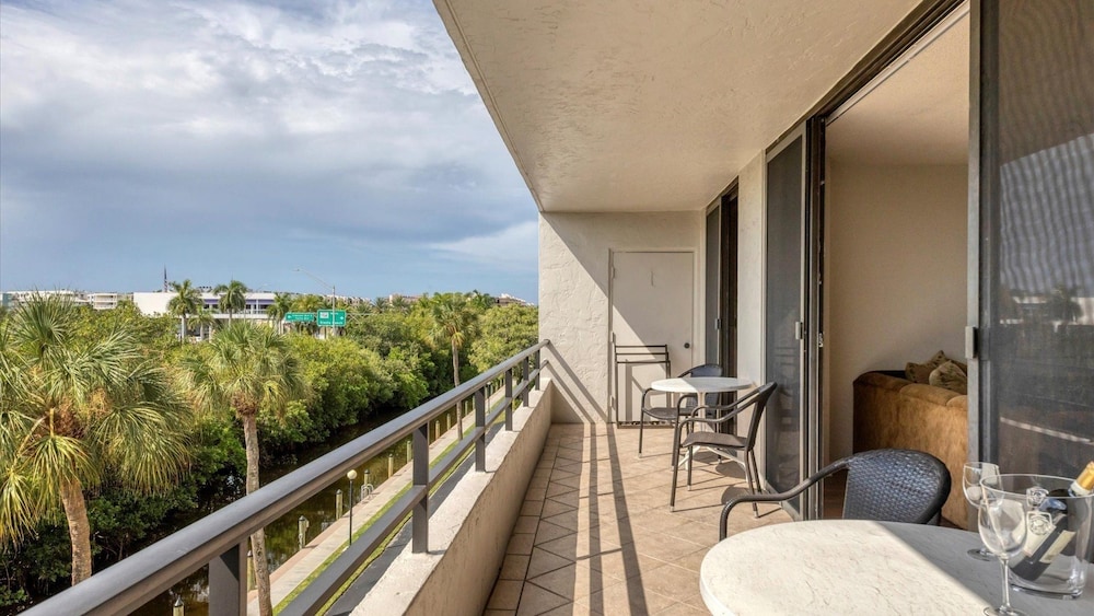 Anchorage Resort 3rd Floor Two Bedroom Condo with Beach Access 2 Condo