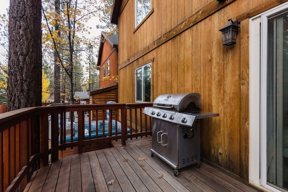 Jackhorn By Avantstay Spectacular Cozy Cabin w Hot Tub