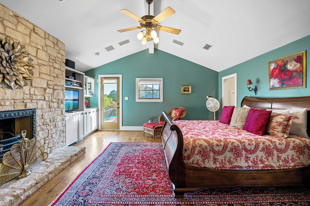 7br Home w/ Pool - Perfect for Family Reunions view 3