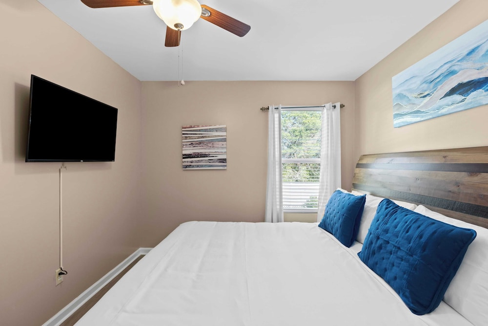 Stylish Panama City Home w/ Pool, Tiki Bar, & Walkable Beach Access