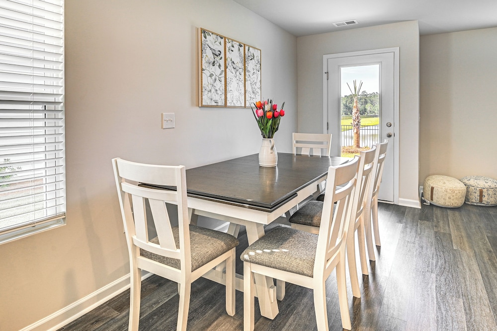 3 Mi to Shore: Family Townhome in Surfside Beach