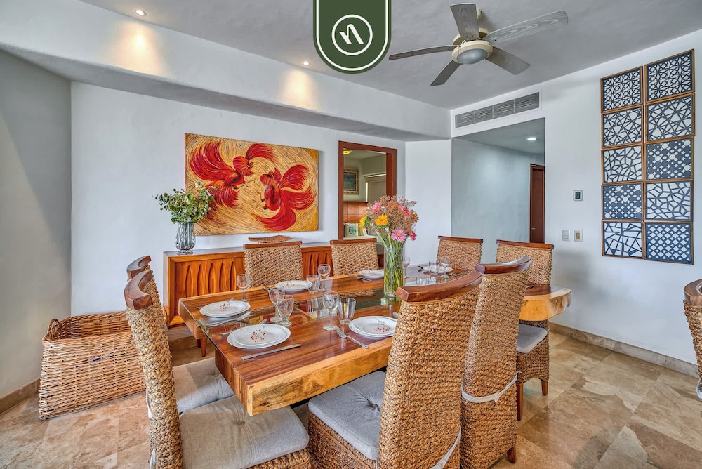 Oceanfront 3BR Condo With Beach Club - Pool