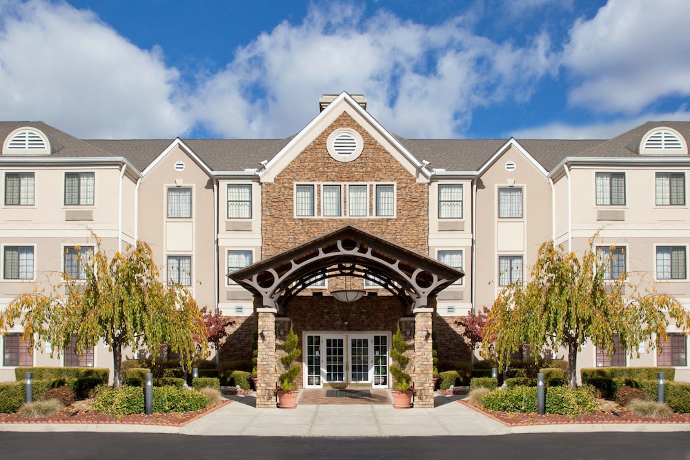 Hotel Staybridge Suites Columbus-Airport by IHG - Image 1