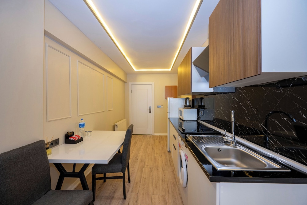 Aiza Suites - Image 29