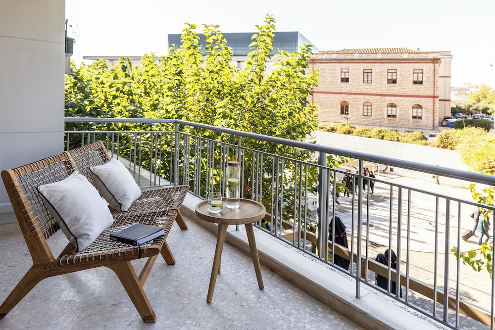 Acropolis Museum Retreat - 2 Bedroom Apartment