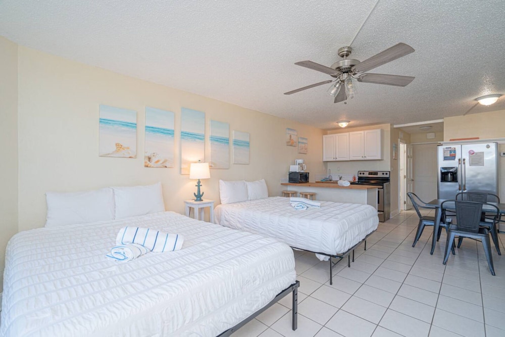 Top of the Gulf 320 Beachfront Free Beach Chairs