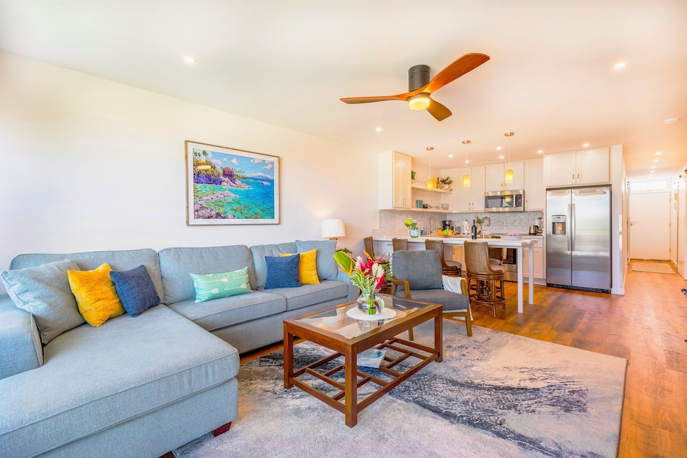 Kuau Plaza Paia Condo with Parking