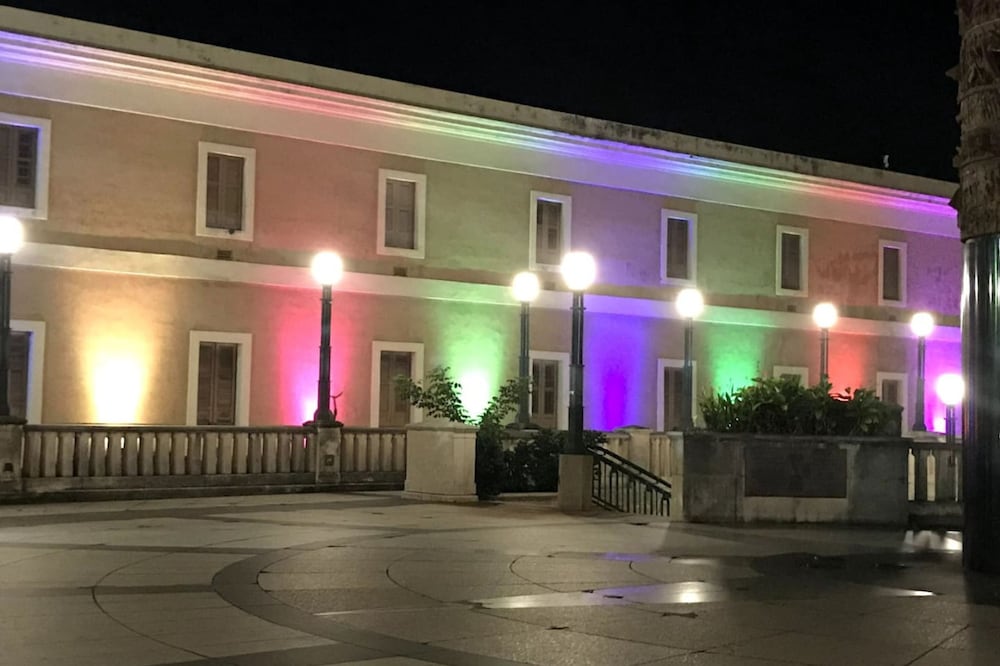 Casa del Sol-a Hospitals Malls Restaurants and Train Ride to Coliseo