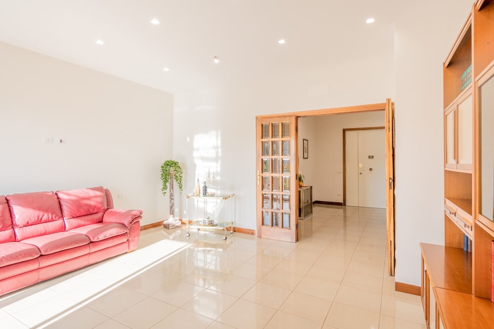 Bright Apartment Private Parking Naples — Naples photo 2