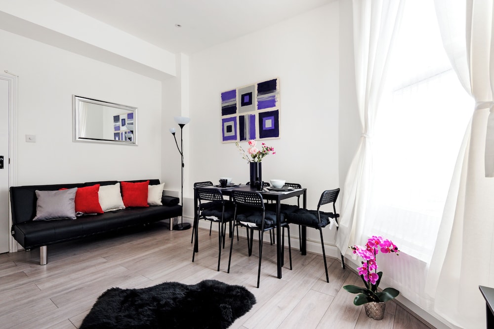 The Armadale Road Residence 1