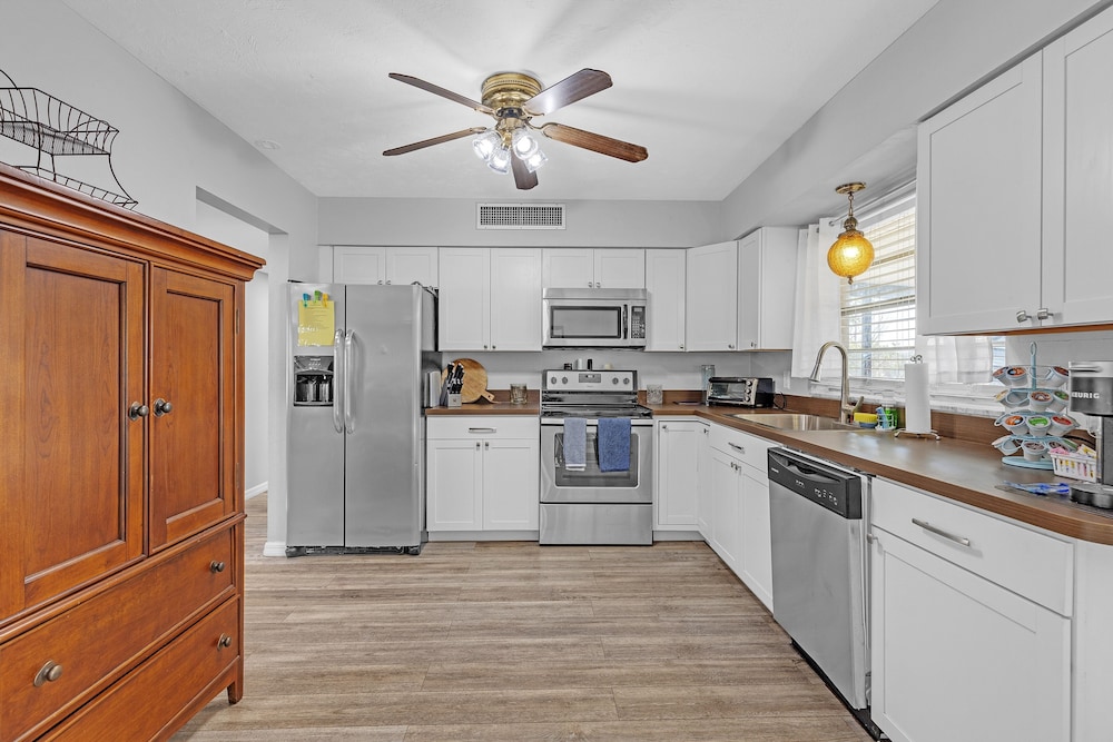 Waterfront Retreat W/ Canal Access 3 Bedroom Home