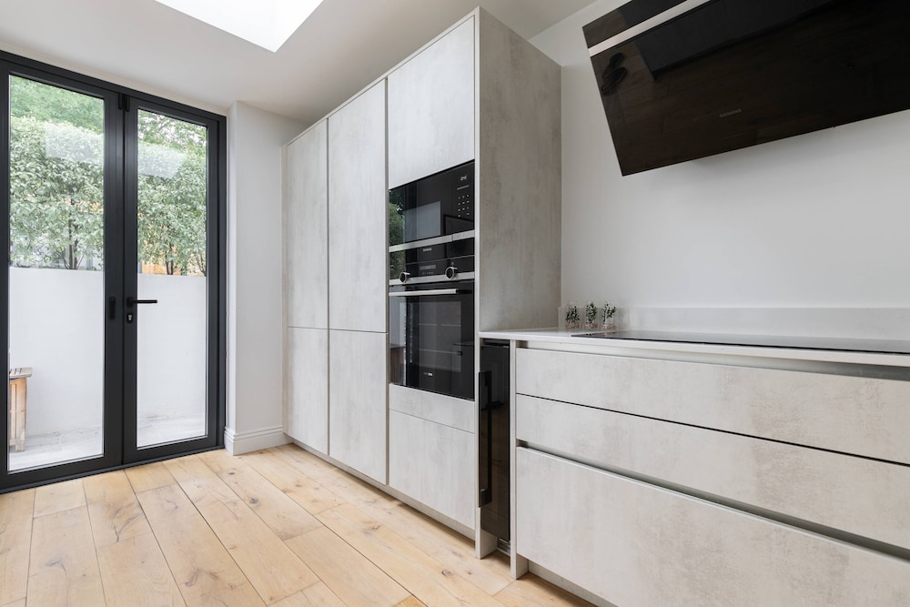 Priory Road III by Onefinestay