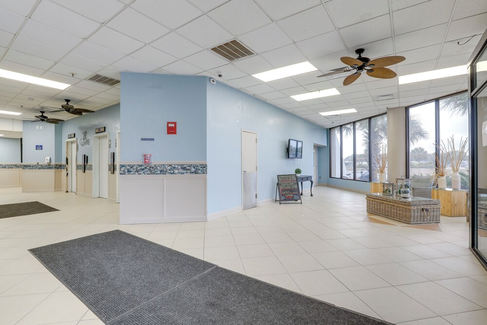 Steps to Sand: Condo w/ Pools in Myrtle Beach