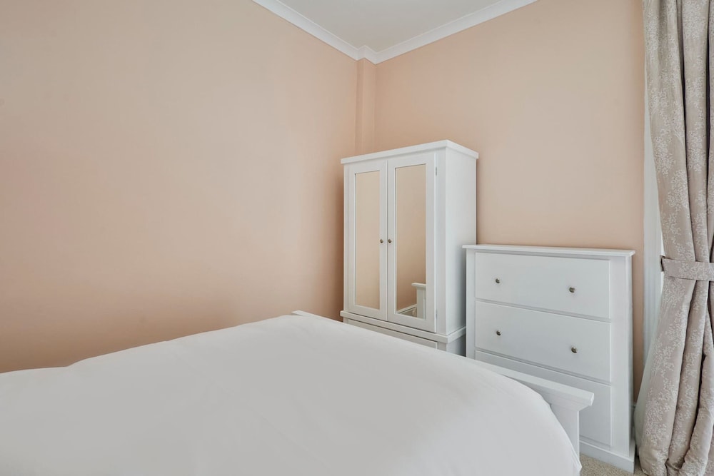 Host Stay 3 Metropole Towers