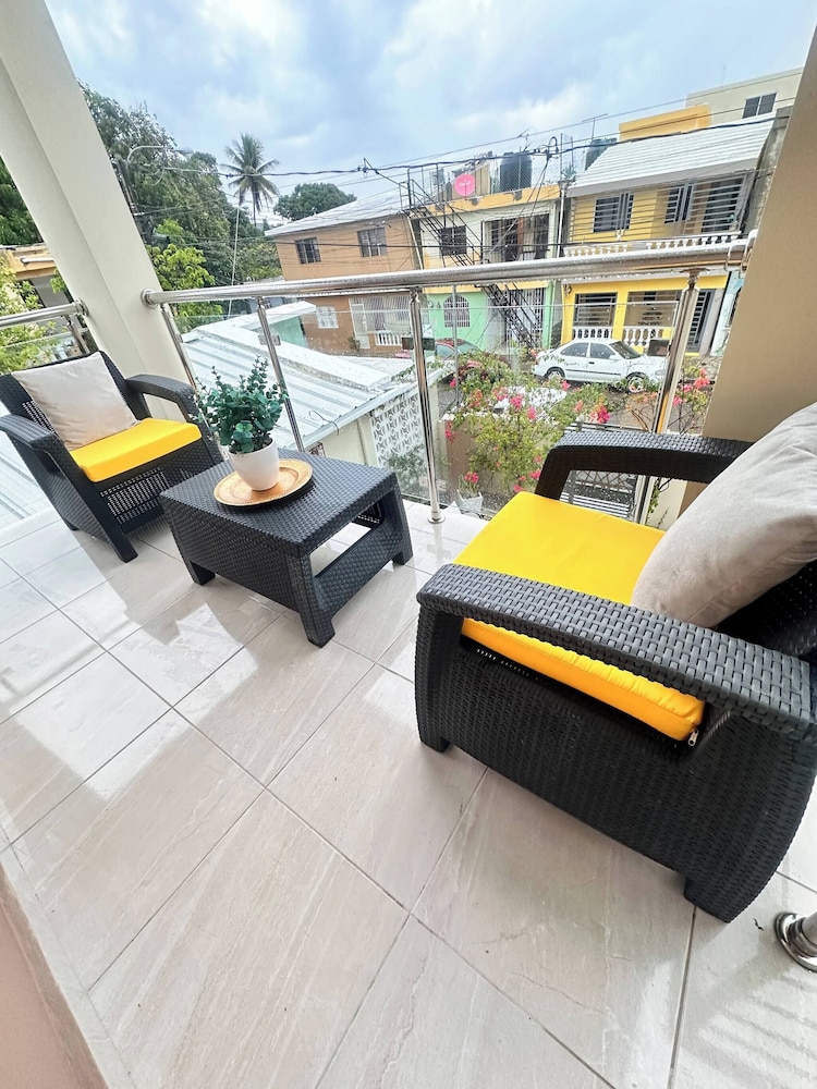 Family apt Centric Near Historic Center Boardwalk