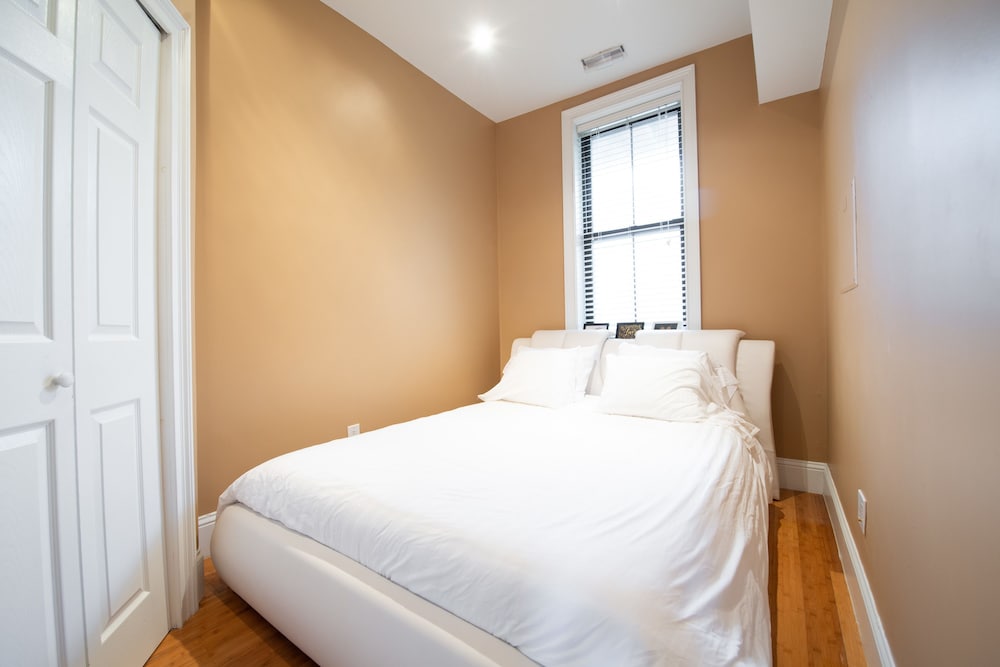 Pelicanstay in Boston Bay Village view 4