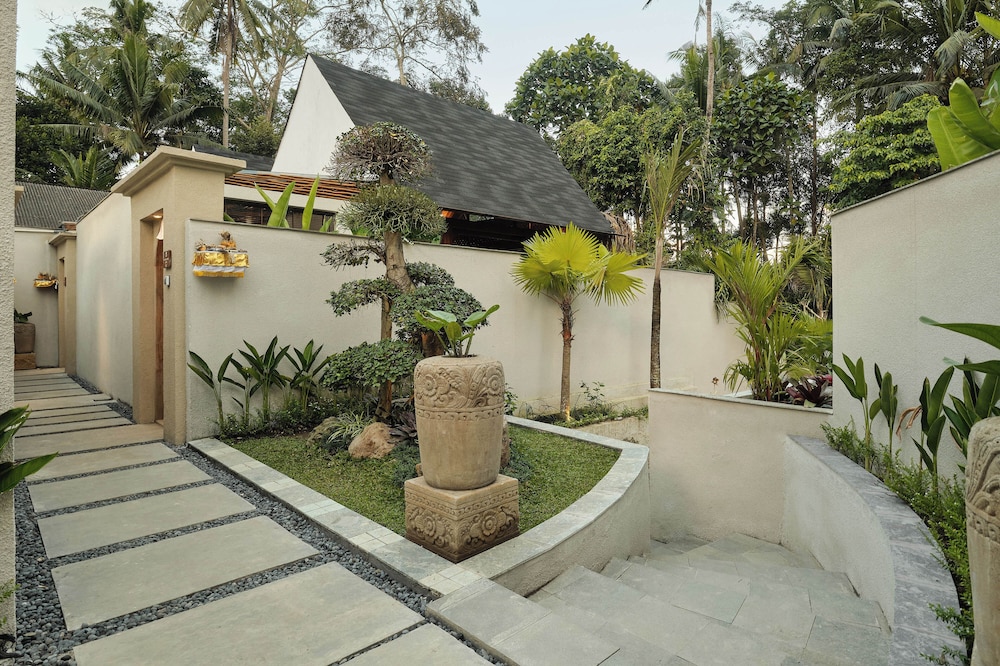Changi Jungle Ubud Villas