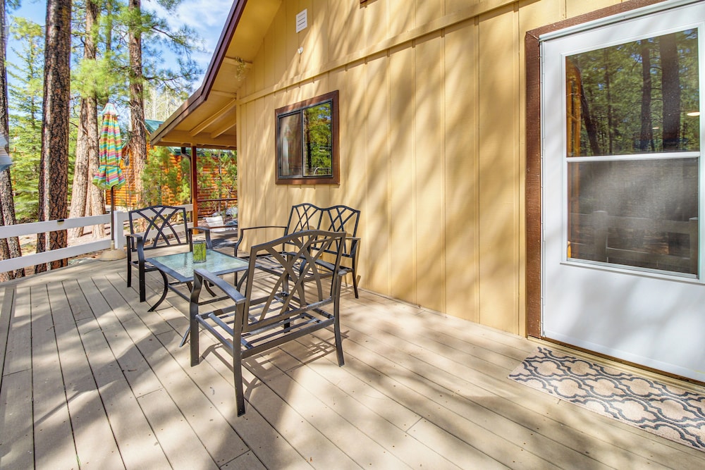 Game Room + Fireplace! Family Retreat in Pinetop