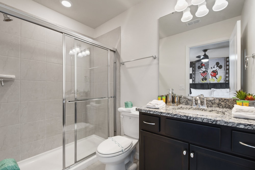 Luxury Stay: Pool, Games, Themed Rooms