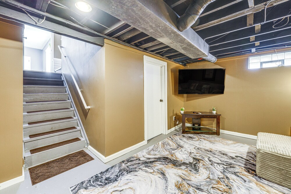 Game, Stay & Play: Family Home in Westland!