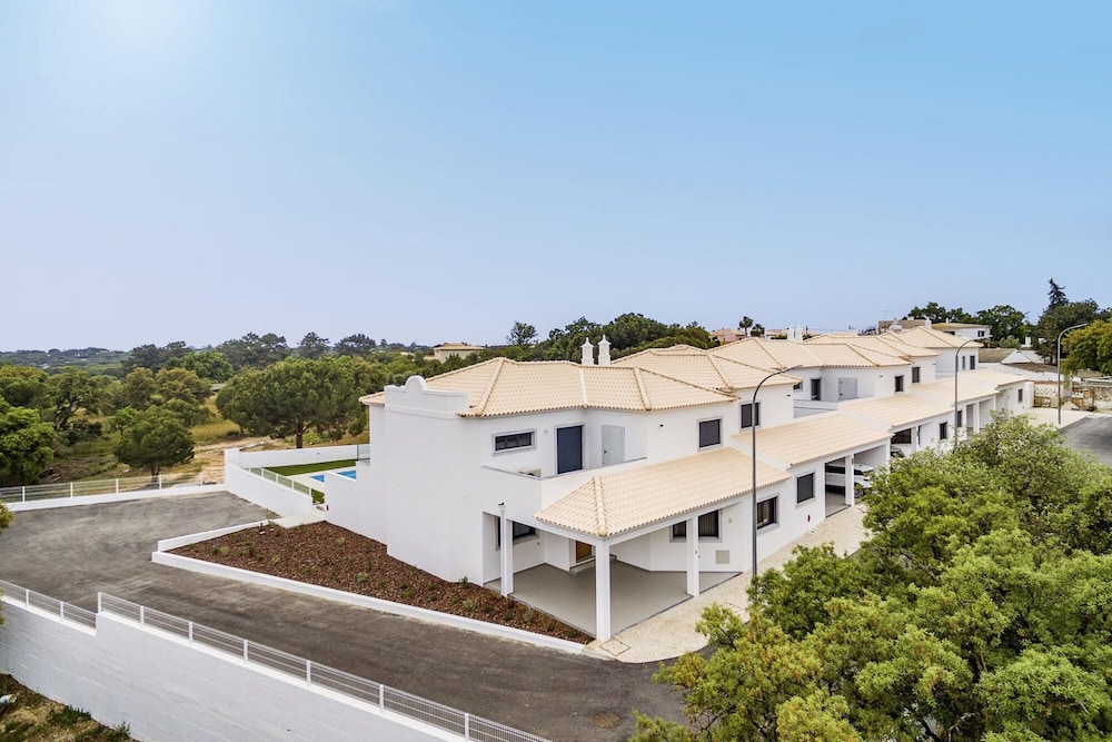 Elegant Luxury Villa by Ideal Homes view 3