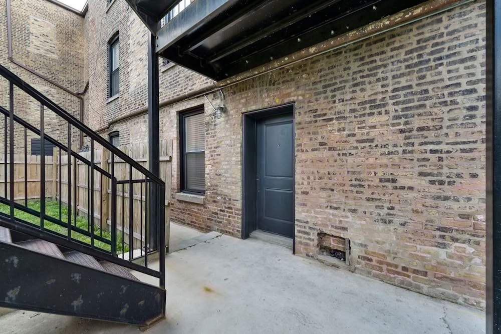 Charming Chicago Apt