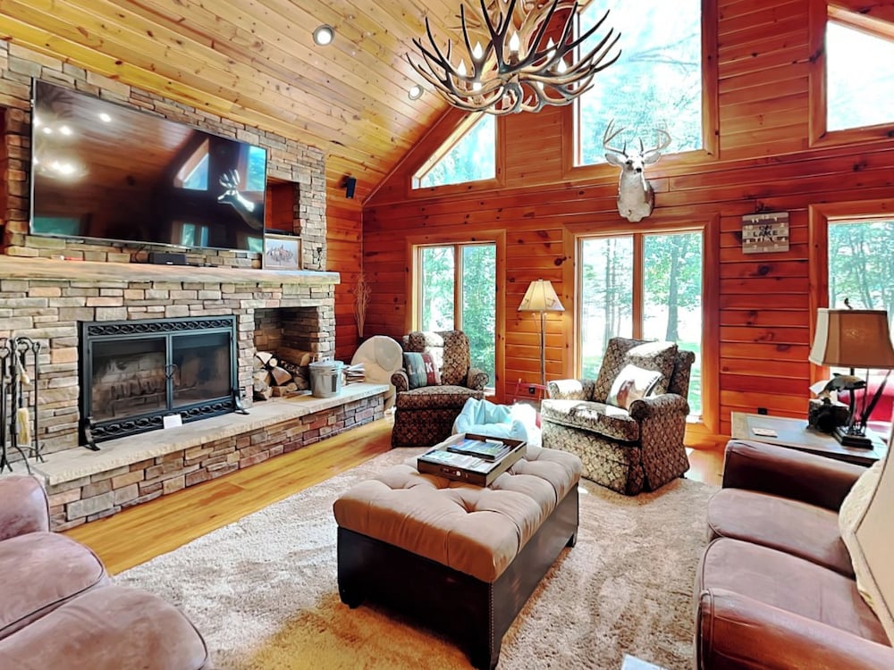 Crow's Point Lakehouse by Taylor Made Deep Creek