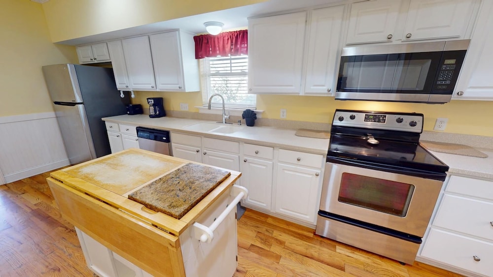 1308 Lovell Avenue by Tybee Vacation Rentals
