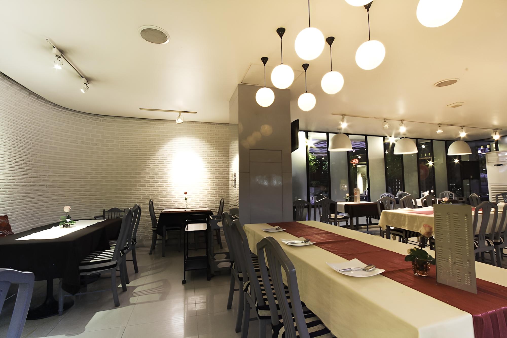 The Ratchathani Hotel