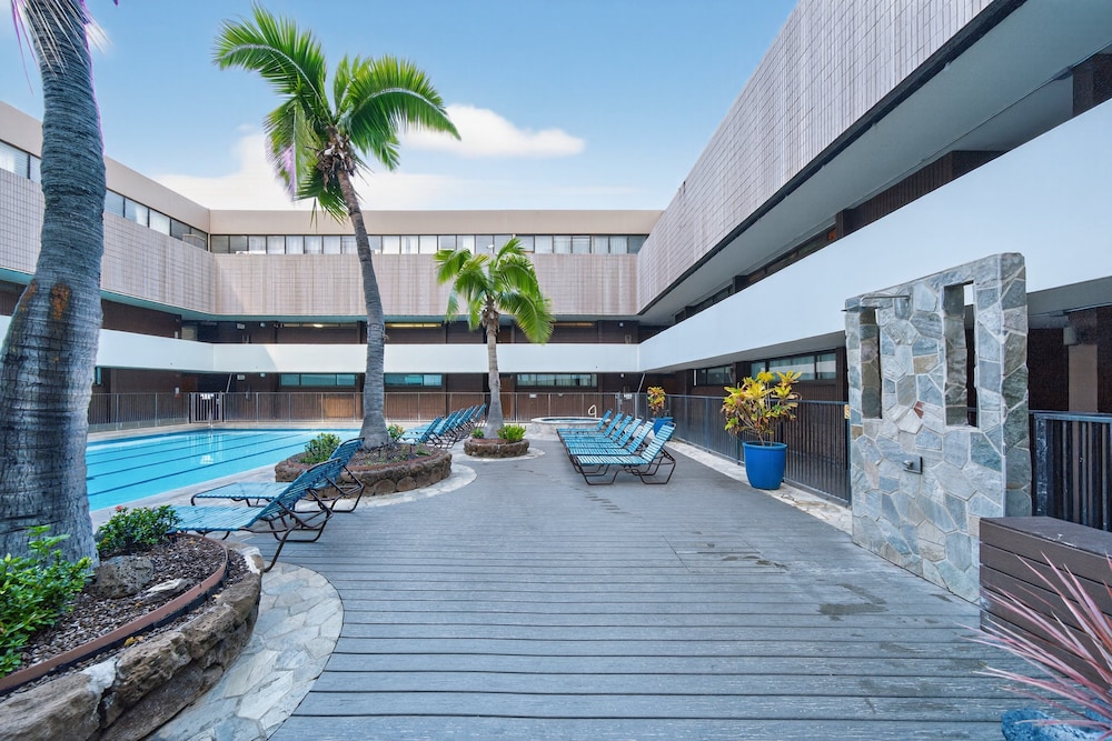 Chic Dt Honolulu Executive Condo 1 Bedroom Condo