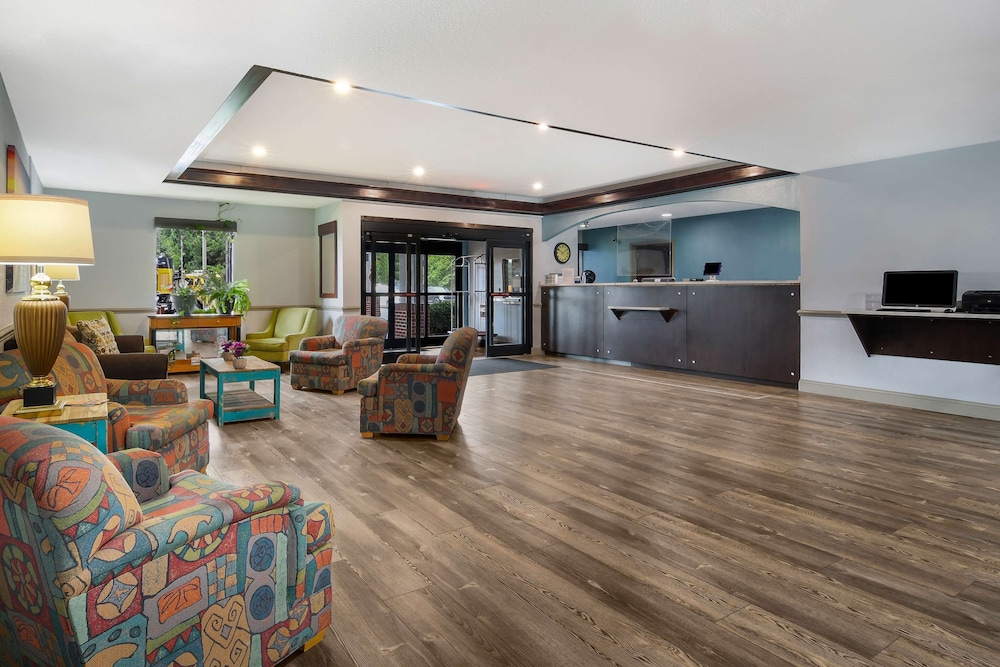 SureStay Plus Hotel by Best Western Tarboro view 3