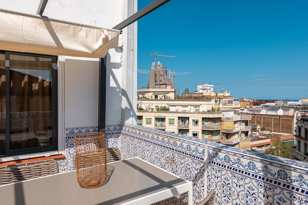 Sagrada Familia Apartment By Olala Homes