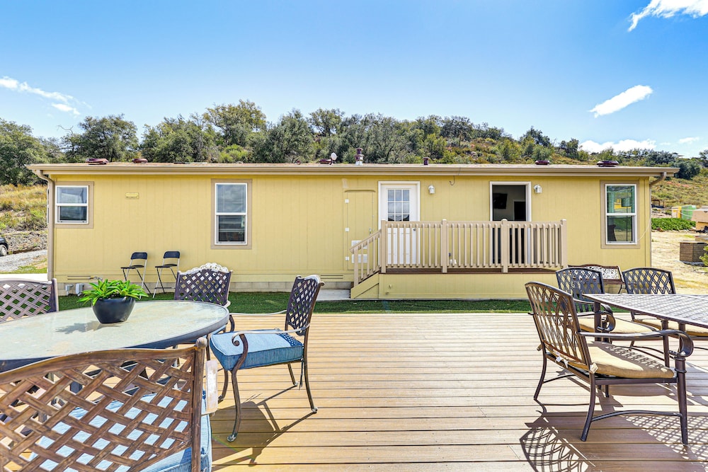 Near Ramona Wineries: Mtn-view Haven w/ Large Yard