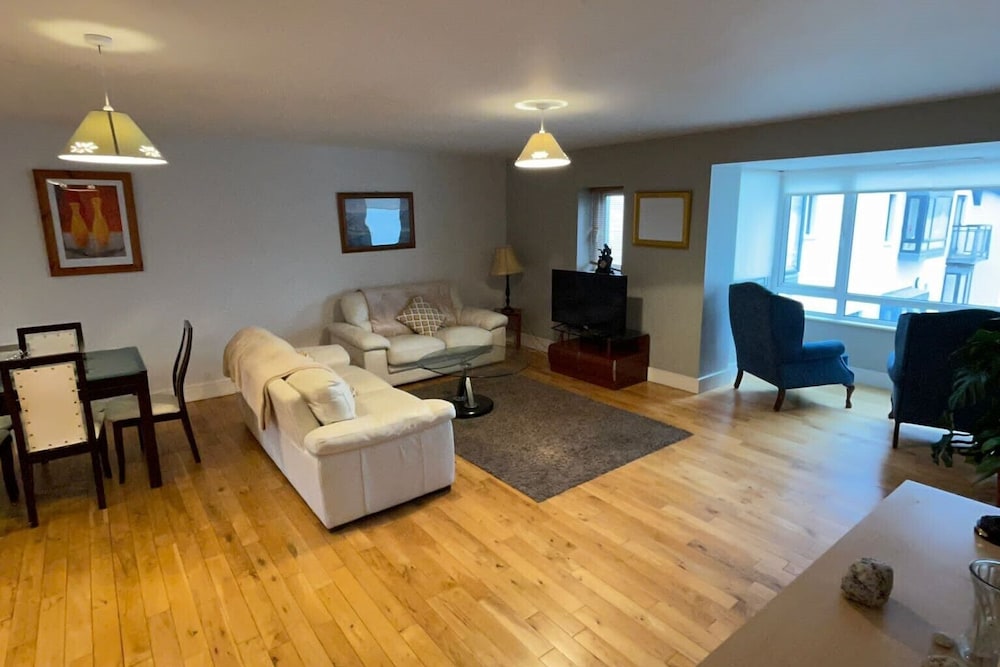 3 Bedroom Harbour View Apartment in Kinsale